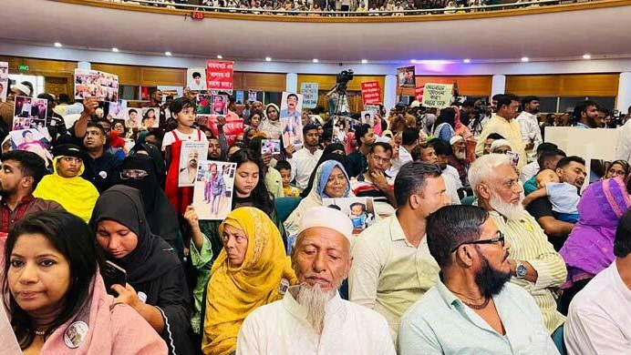 সারজিস-হাসনাতকে শতবার কল করলেও রিসিভ করেন না: শহীদ জাহিদের মায়ের অভিযোগ
